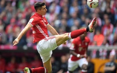 DB电竞动态-佐默当选年度最佳运动员